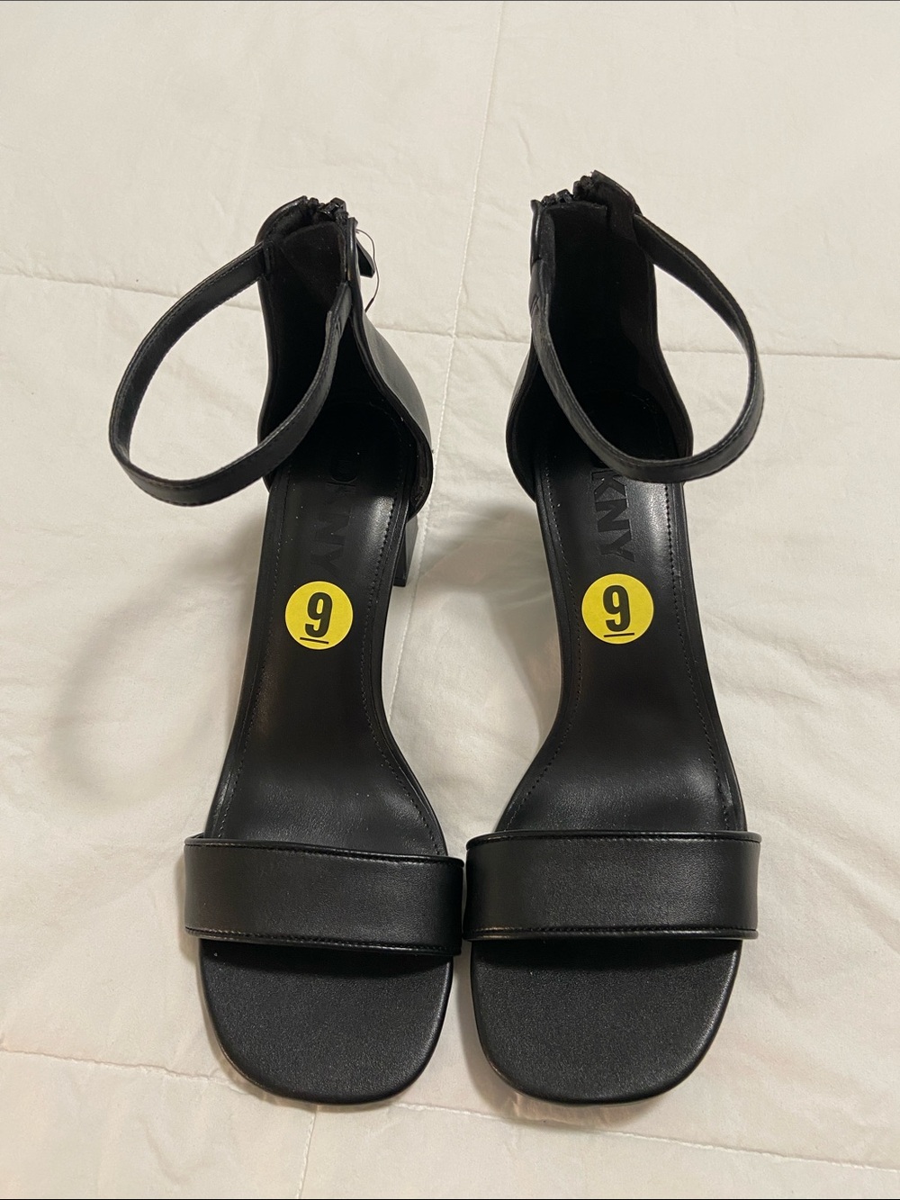 🖤DKNY Ankle-Strap Sandals🖤